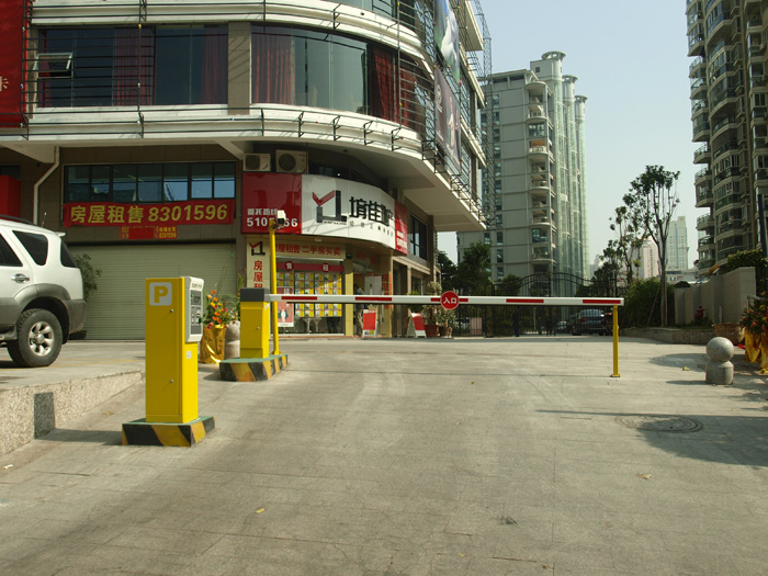 廈門源昌新天地停車場設(shè)備圖片